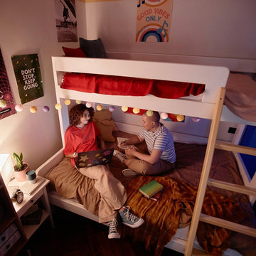 Fun and Stylish Decorating Ideas for a Teenage Bedroom - About Wall Art