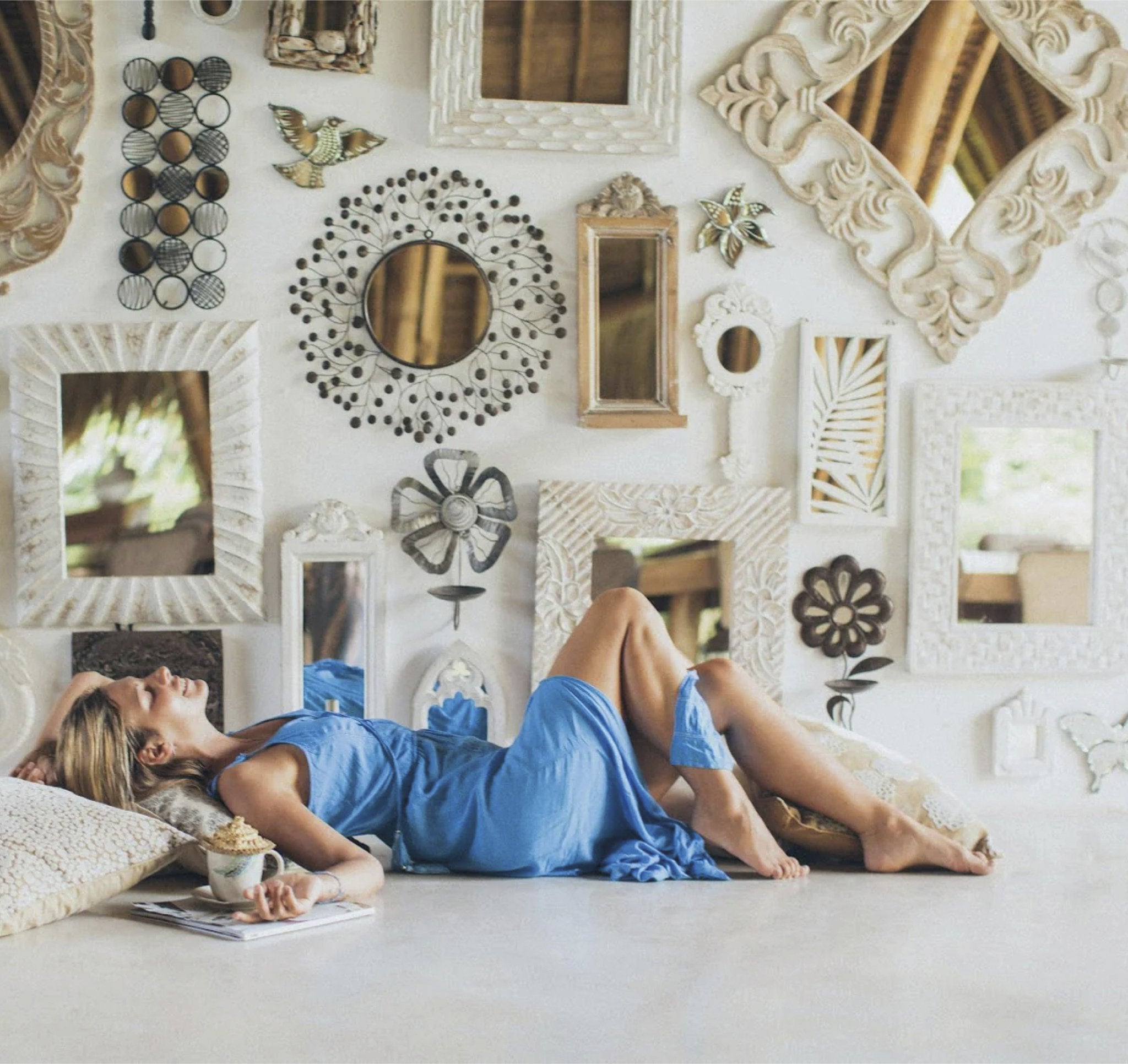 How to effortlessly mix and blend different art style types in a living room? - About Wall Art