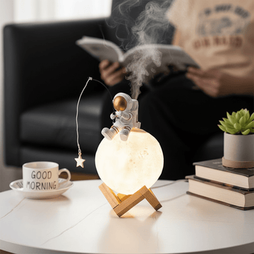Astronaut Figurines Home Decoration Resin Space Man Miniature Night Light Humidifier Cold Fog Machine Accessories
