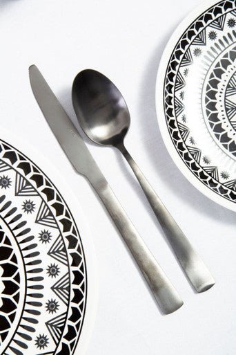 Avie 16 Piece Onyx Cutlery Set