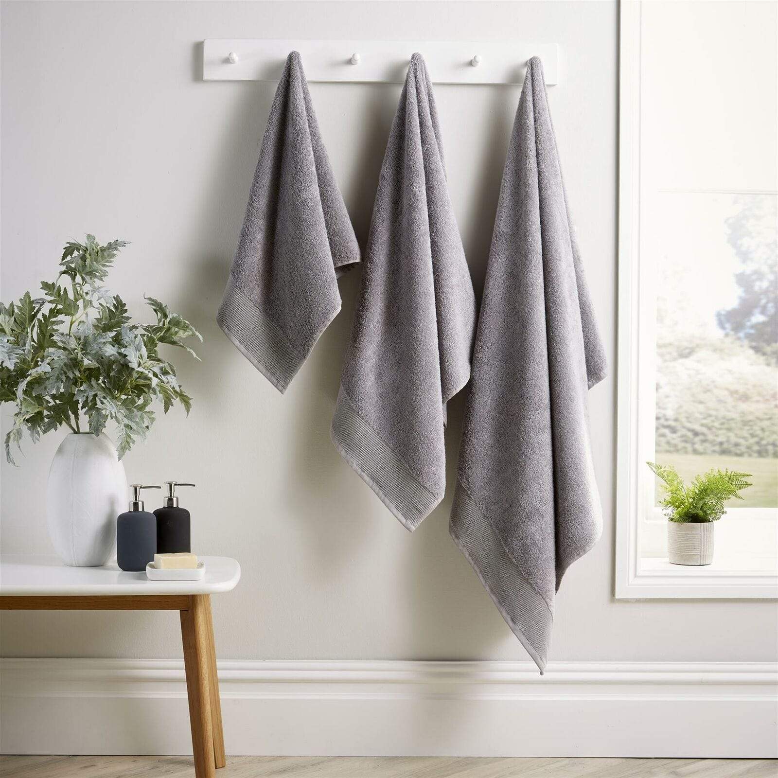 Bamboo Cotton Luxury 600GSM Eco - Friendly Bath Towels Highly Absorbent Durable and Soft Bathroom Essentials in Elegant Colours Designed in England