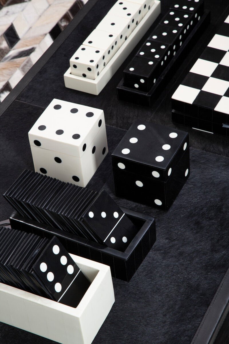Churchill Games Black And White Dice Box With 5 Dice