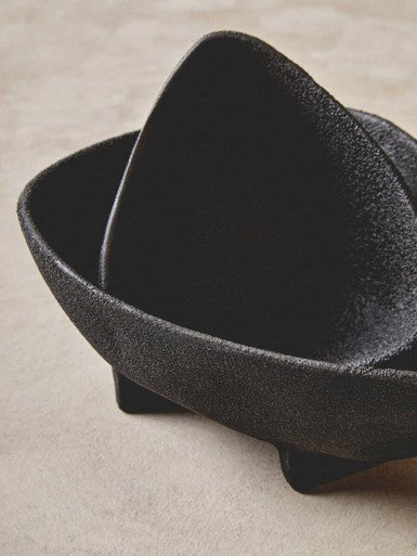Deriva Set of Two Textured Black Bowls
