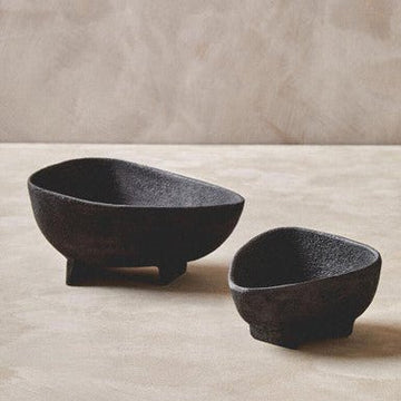 Deriva Set of Two Textured Black Bowls