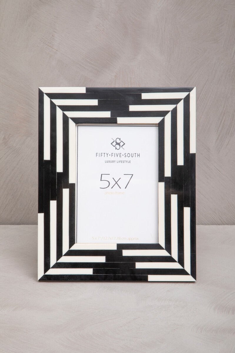 Donato 5In X 7In Black And White Stripe Photo Frame