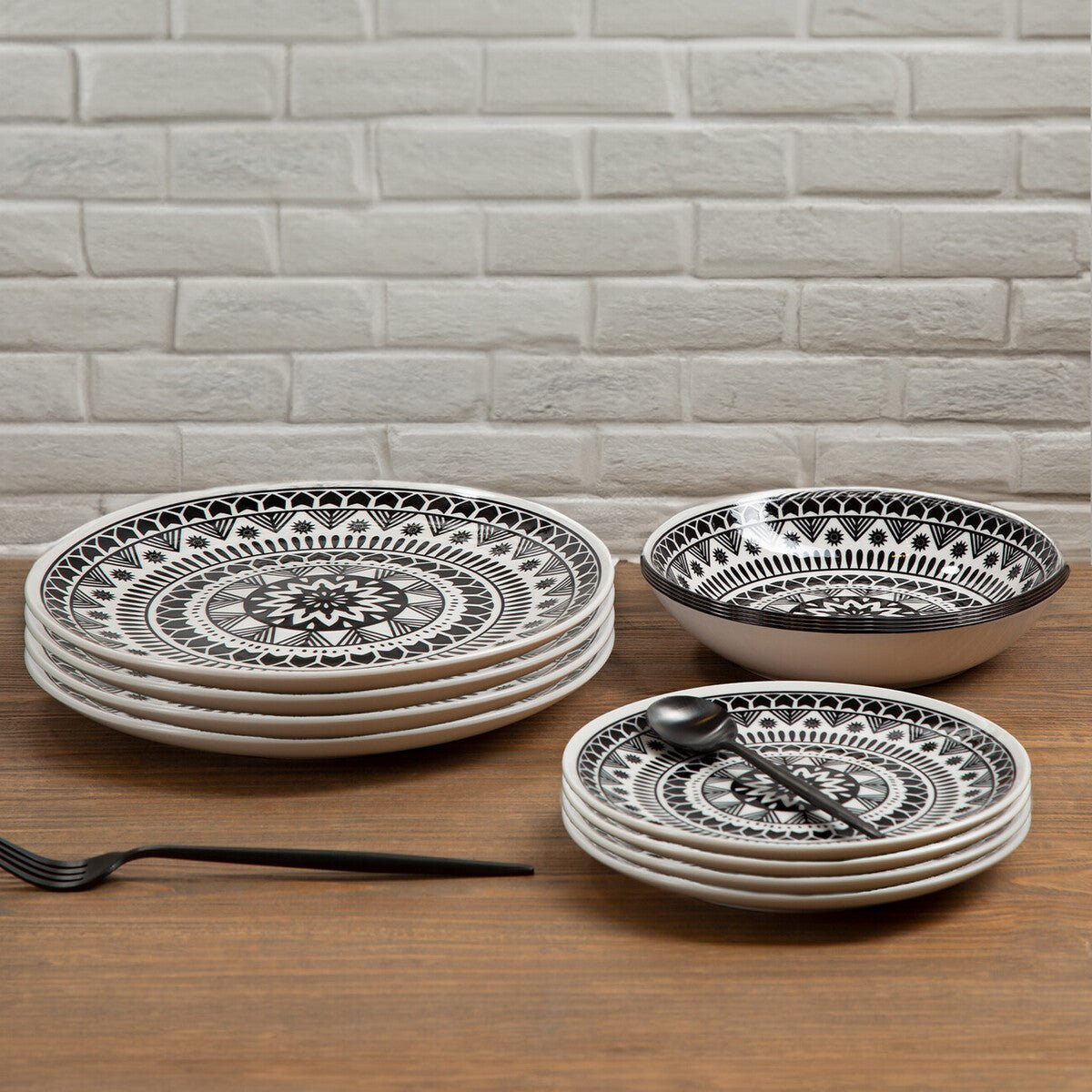 Maya 12 Piece Black And White Dinner Set