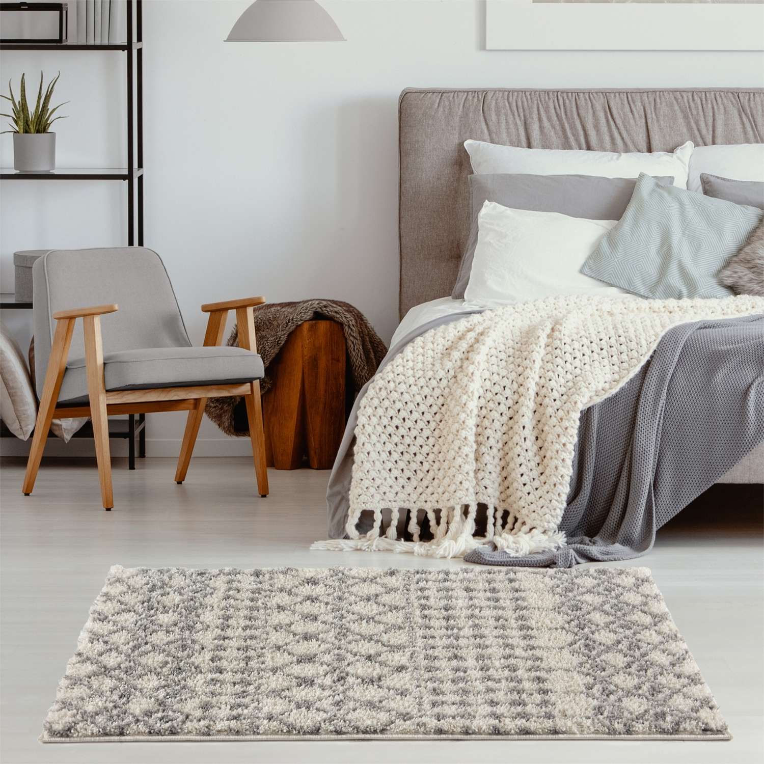 Moroccan Ivory Grey Shaggy Rug | 1000