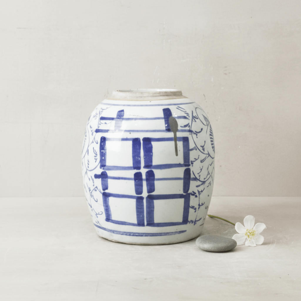 Old Blue & White Porcelain Jar n° 2