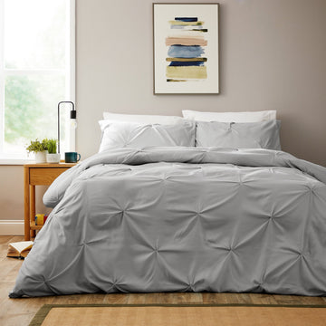 Pintuck Grey Microfibre Duvet Cover Set with Pillowcases Soft Breathable Easy Care Bedding Set Quilt Cover