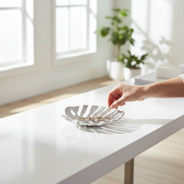 Prato Monstera Small Silver Finish Leaf Dish