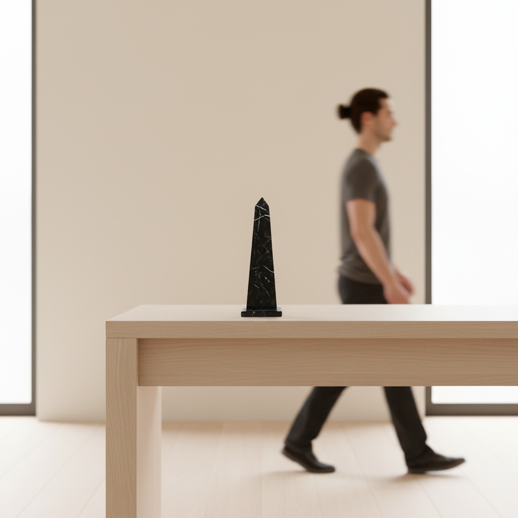 Salmo Small Black Marble Obelisk