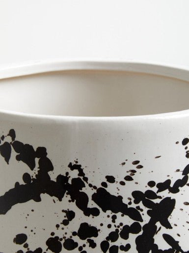 Sorrell Black And White Large Planter