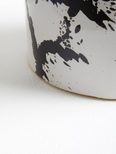 Sorrell Black And White Large Planter