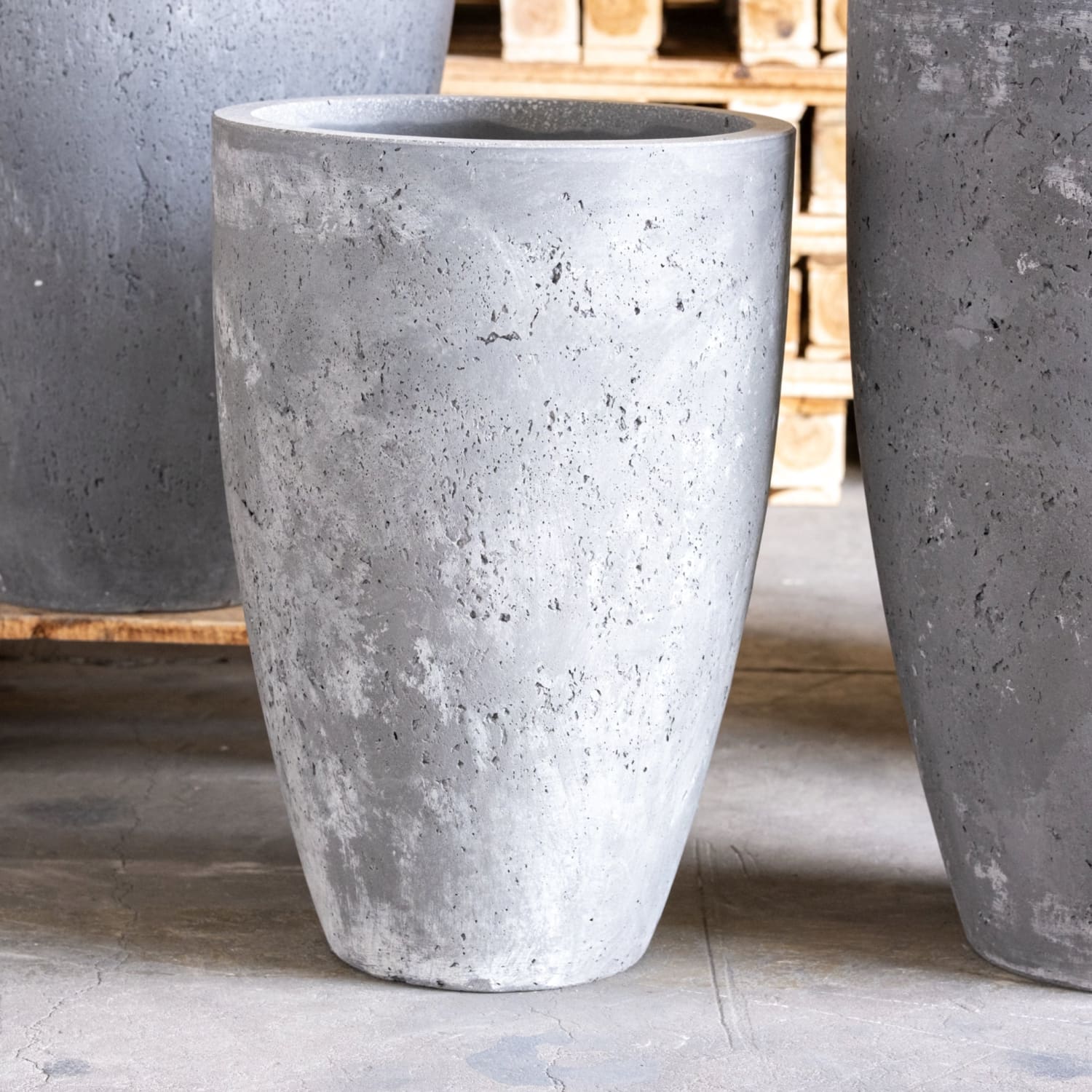 Vessara | Onyx Dusk – 55cm Extra Large Concrete Vase Planter – 32L Tall Plant Pot